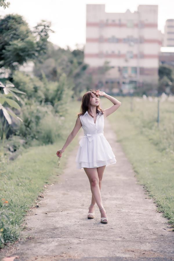 极品大胸美女高清写真图片第一辑(3)(点击浏览下一张趣图)