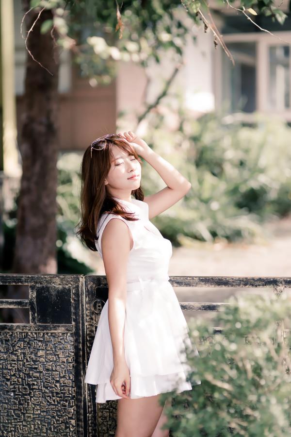 极品大胸美女高清写真图片第一辑(6)(点击浏览下一张趣图)