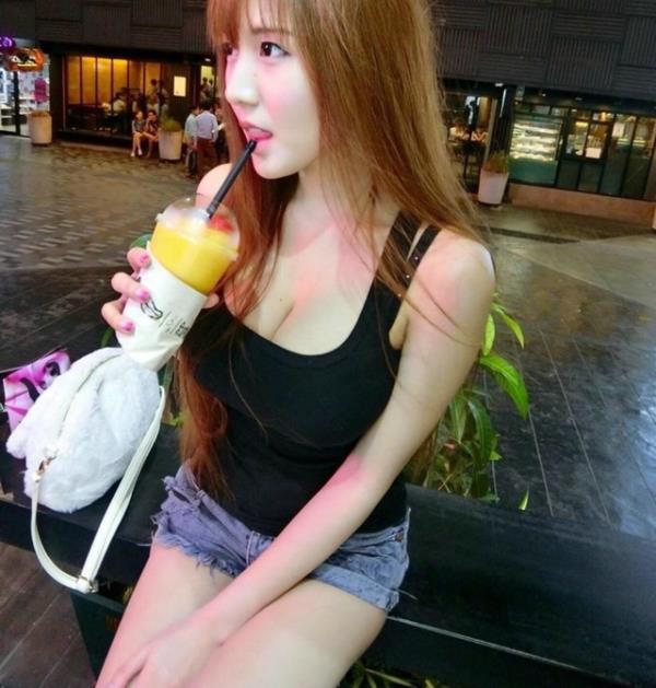 小清新美女波涛汹涌性感自拍照(5)(点击浏览下一张趣图)