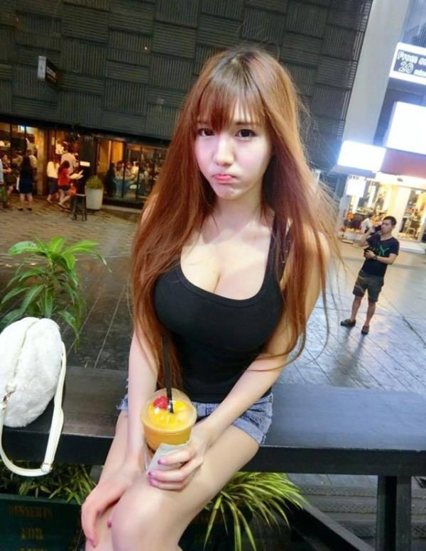 小清新美女波涛汹涌性感自拍照(7)(点击浏览下一张趣图)