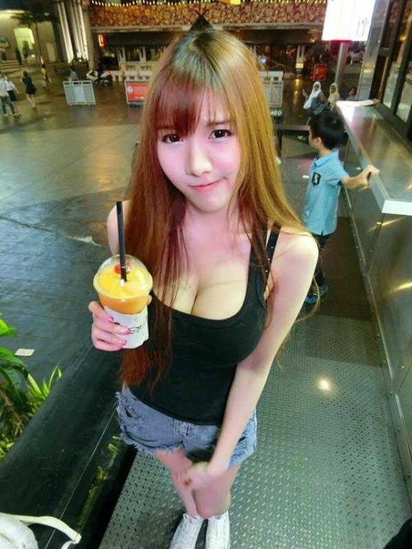 小清新美女波涛汹涌性感自拍照(8)(点击浏览下一张趣图)