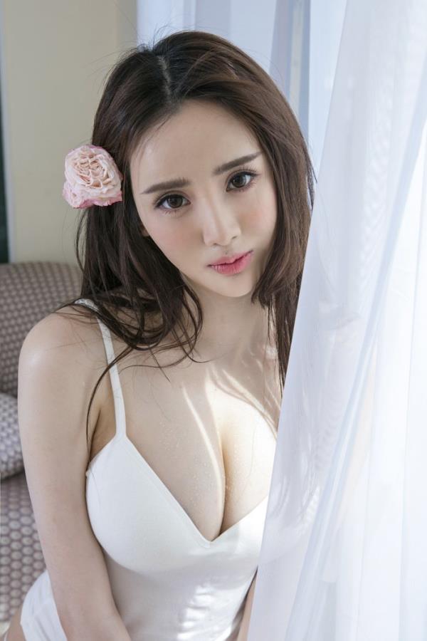 美女嫩模于思琪性感诱惑大胆写真套图（二）(4)(点击浏览下一张趣图)