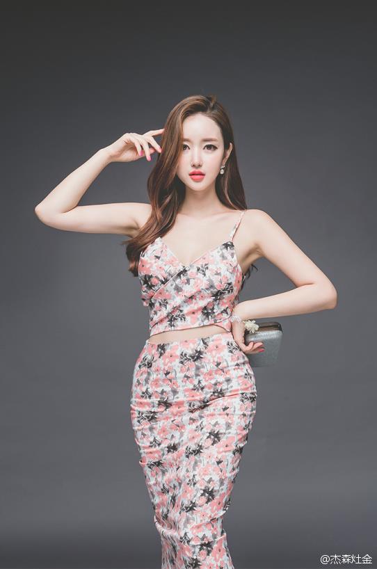 复古印花连衣裙性感OL美女写真第一辑(3)(点击浏览下一张趣图)