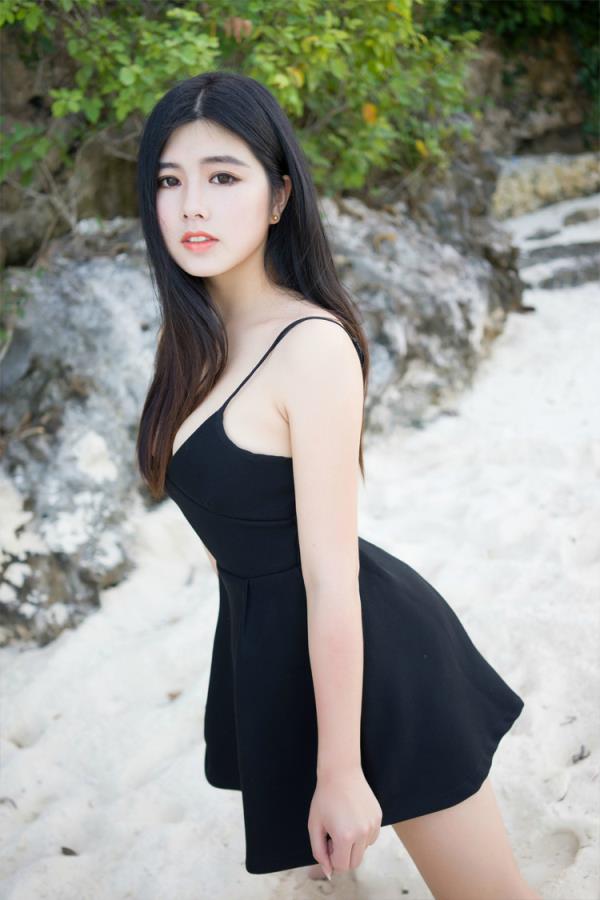 性感美女娜露Selena大胆吊带睡衣诱惑写真(点击浏览下一张趣图)