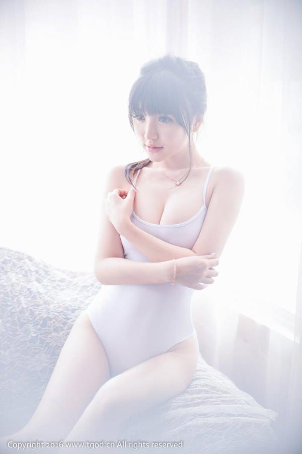 90后童颜巨乳米妮私房诱惑写真(3)(点击浏览下一张趣图)
