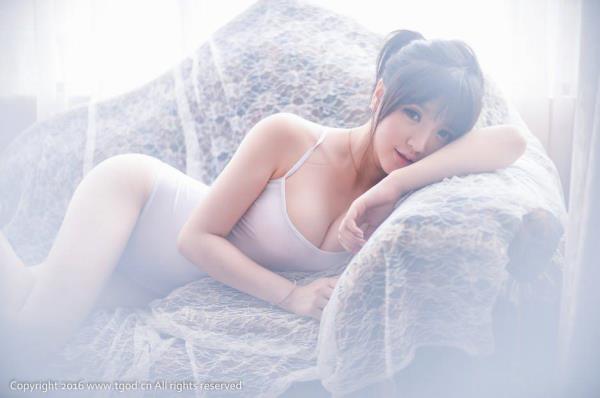 90后童颜巨乳米妮私房诱惑写真(4)(点击浏览下一张趣图)