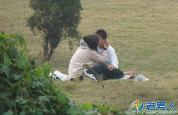 野外情侣亲密图片大全:情侣监控下的不雅视频(12)(点击浏览下一张趣图)