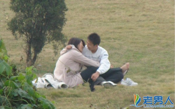 野外情侣亲密图片大全:情侣监控下的不雅视频(13)(点击浏览下一张趣图)
