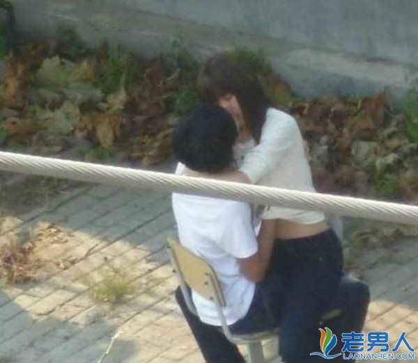 拍客情侣不雅视频图片:情侣不雅行为照片大全(点击浏览下一张趣图)