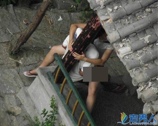 拍客情侣不雅视频图片:情侣不雅行为照片大全(2)(点击浏览下一张趣图)