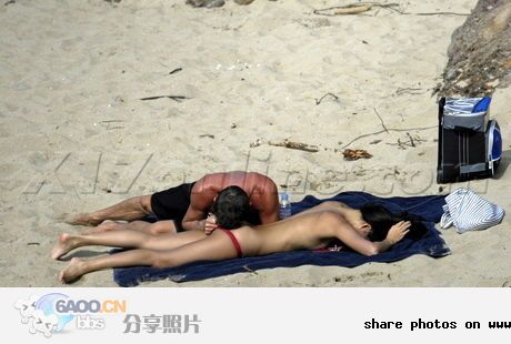 章子怡不可告人的照片:爆奶门(点击浏览下一张趣图)