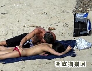 章子怡不可告人的照片:爆奶门(2)(点击浏览下一张趣图)