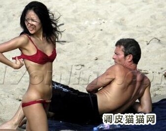 章子怡不可告人的照片:爆奶门(4)(点击浏览下一张趣图)