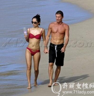 章子怡不可告人的照片:爆奶门(7)(点击浏览下一张趣图)