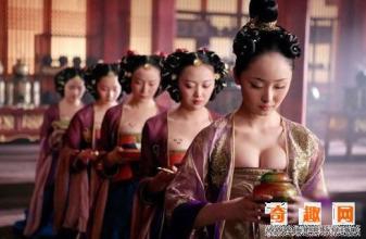 慈禧吃人奶照片:慈禧折磨宫女(点击浏览下一张趣图)