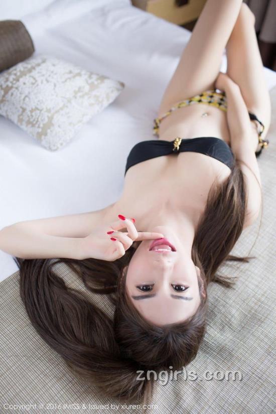 树林里男女活春官视频:肉笔春画真人图片(10)(点击浏览下一张趣图)