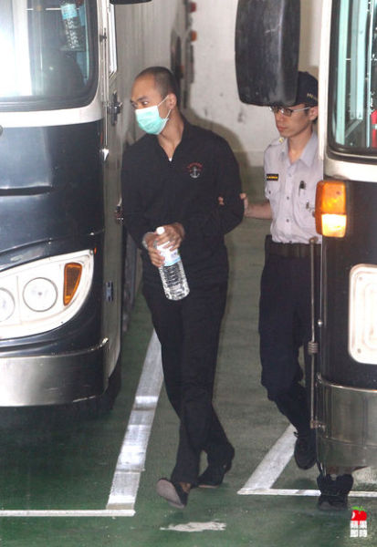李宗瑞迷歼图片欣赏:李宗瑞迷案女主视频,李宗瑞60女艺最漂亮(8)(点击浏览下一张趣图)