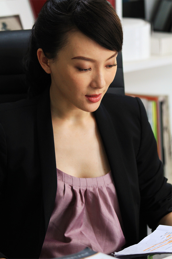 天真遇到现实陈数内衣图:陈数紧身裤尴尬照片(3)(点击浏览下一张趣图)