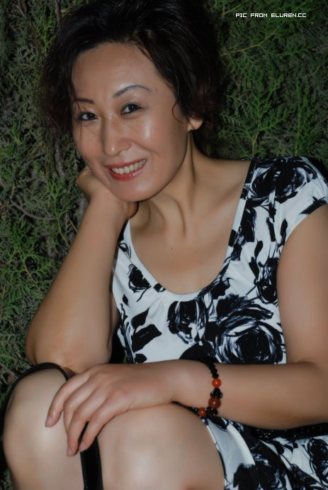 风韵饱满徐娘图片:50岁风韵饱满熟女,四十岁妇女风韵照片(6)(点击浏览下一张趣图)