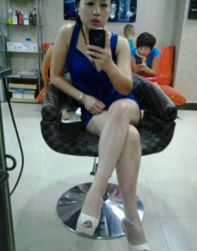 吊带徐娘日志:人妻出轨吊带抹胸,徐娘花开(4)(点击浏览下一张趣图)