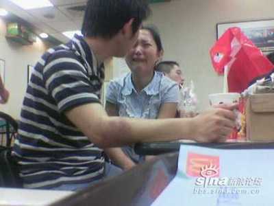 洗鸳鸯浴被偷拍:夫妻视频在线观看,夫妻花图片大全图片(2)(点击浏览下一张趣图)