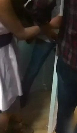 入洞房房间要怎么准备:河南闹伴娘闹视频在线(8)(点击浏览下一张趣图)