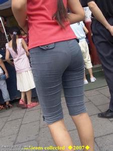 穿紧身裤挤b的女人图片:正面白色紧b裤图片,最小牛仔裤衩(4)(点击浏览下一张趣图)