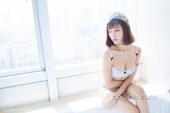 蜂鸟图片库油彩人体:蜂鸟网妇女局部照(点击浏览下一张趣图)