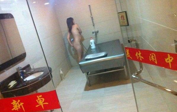夜总会公主陪床图片:男人玩夜总会小姐视频(3)(点击浏览下一张趣图)