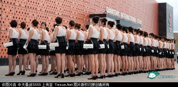 夜总会的公主是干嘛的:夜总会小姐陪侍图片(4)(点击浏览下一张趣图)