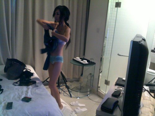 夜总会的公主是干嘛的:夜总会小姐陪侍图片(6)(点击浏览下一张趣图)