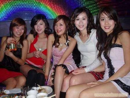 ktv公主陪客全部图片:夜总会公关小姐服务图(3)(点击浏览下一张趣图)