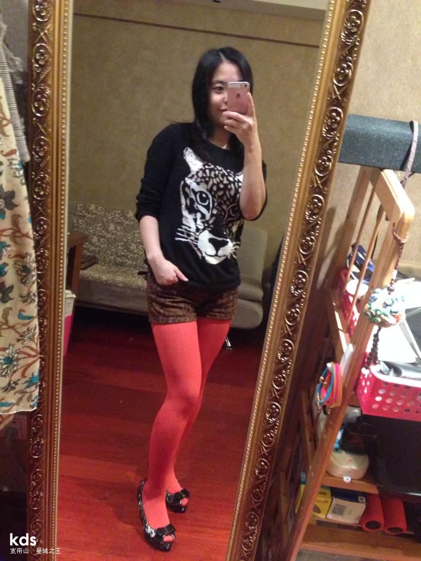 小孩4岁的少妇可以约吗:少妇的风韵,寂寞少妇的诱惑图(3)(点击浏览下一张趣图)