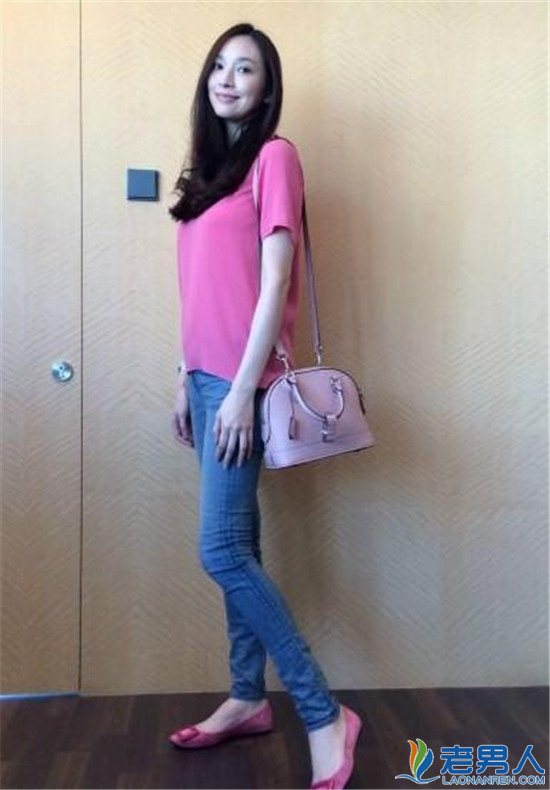 吴佩慈产女胎盘合影图片(2)(点击浏览下一张趣图)