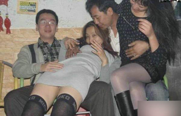 换妻俱乐部实录:换妻俱乐部电视频播放,我国有换妻俱乐部吗(点击浏览下一张趣图)