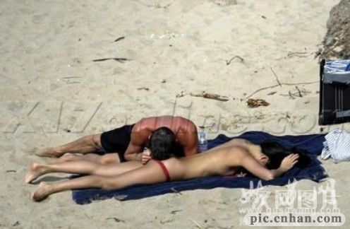 中国明星被老外玩图片:外国人插图(6)(点击浏览下一张趣图)