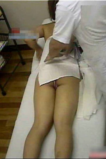 毛子女兵是这样玩枪:毛子女兵脱了(2)(点击浏览下一张趣图)