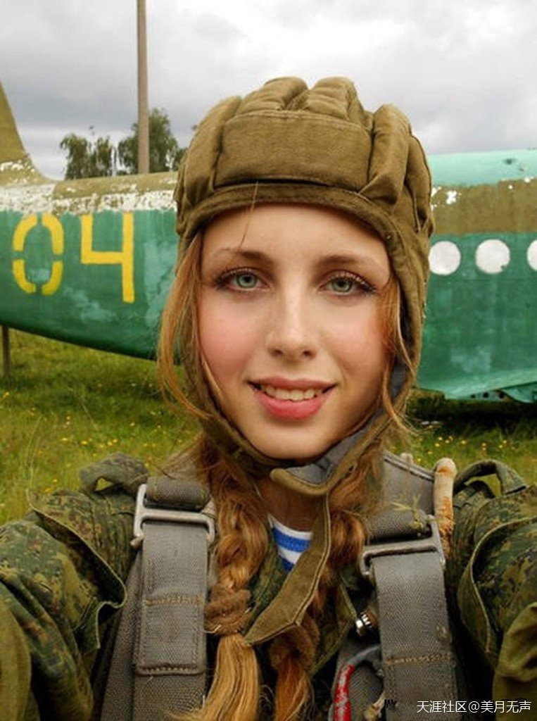 毛子女兵风流图片:毛子女兵脱精观(4)(点击浏览下一张趣图)