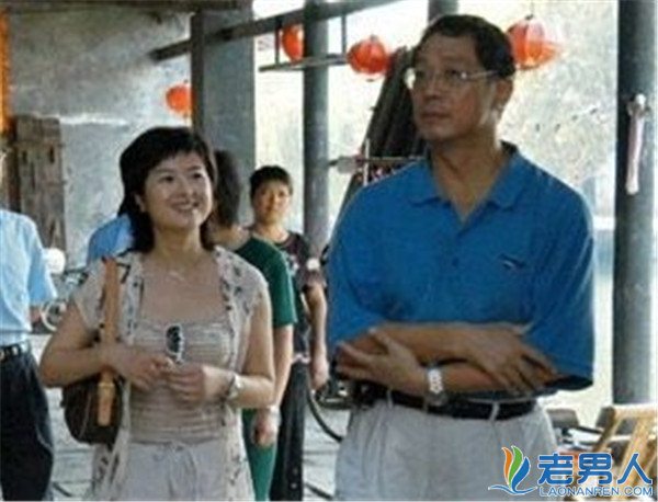 张泉灵的老公李铁资料及照片(点击浏览下一张趣图)