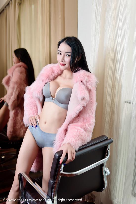 丁香花成人网综合美女图片(3)(点击浏览下一张趣图)