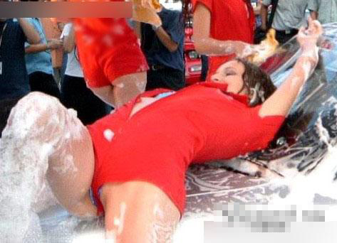 夏天女人忘记穿内裤:看见女生没有穿内裤(点击浏览下一张趣图)