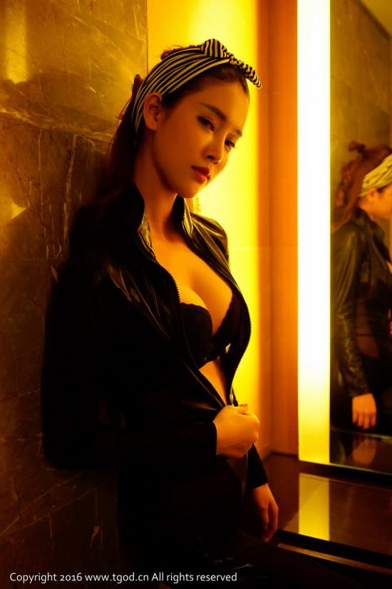 港妹图库综合美女艺术图片(5)(点击浏览下一张趣图)