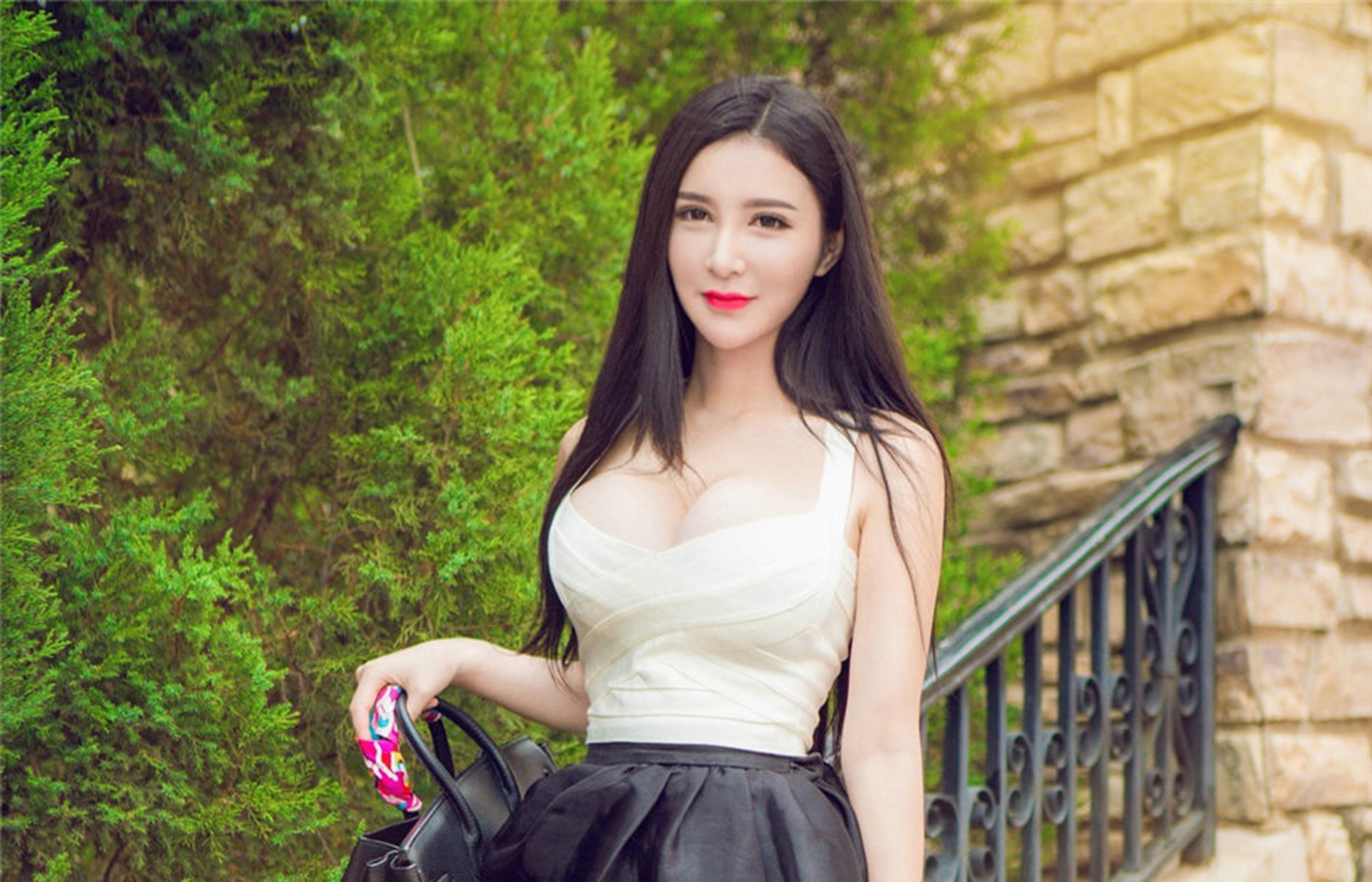 顾欣怡换衣服的视频:第113期顾欣怡,顾欣怡vn008(8)(点击浏览下一张趣图)