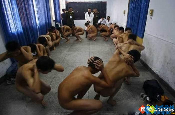 参军体检过程图片:男兵体检图片全过程(点击浏览下一张趣图)