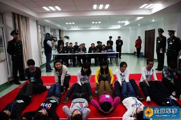 征兵体检大曝光视频:女兵体检项目有哪些(3)(点击浏览下一张趣图)