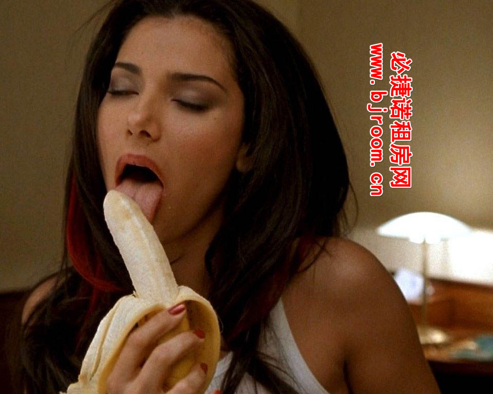 妹子吃香蕉微信动态图:妹子吃香蕉照片(2)(点击浏览下一张趣图)