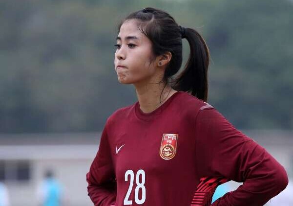童颜巨乳保姆小说:女足门将赵丽娜凸点(6)(点击浏览下一张趣图)