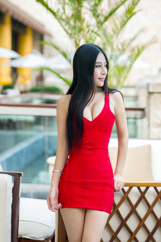 女人的精华液好处图片:女性精华液图(点击浏览下一张趣图)