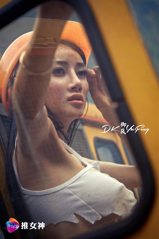 黄网站网址能进的综合美女图片(3)(点击浏览下一张趣图)