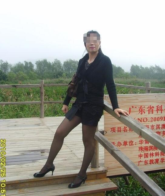 短发气质眼镜妹图片:眼镜阿姨(5)(点击浏览下一张趣图)